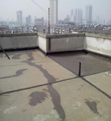 天涯漏水维修 楼顶漏水是什么原因，楼顶漏水维修方法是什么?